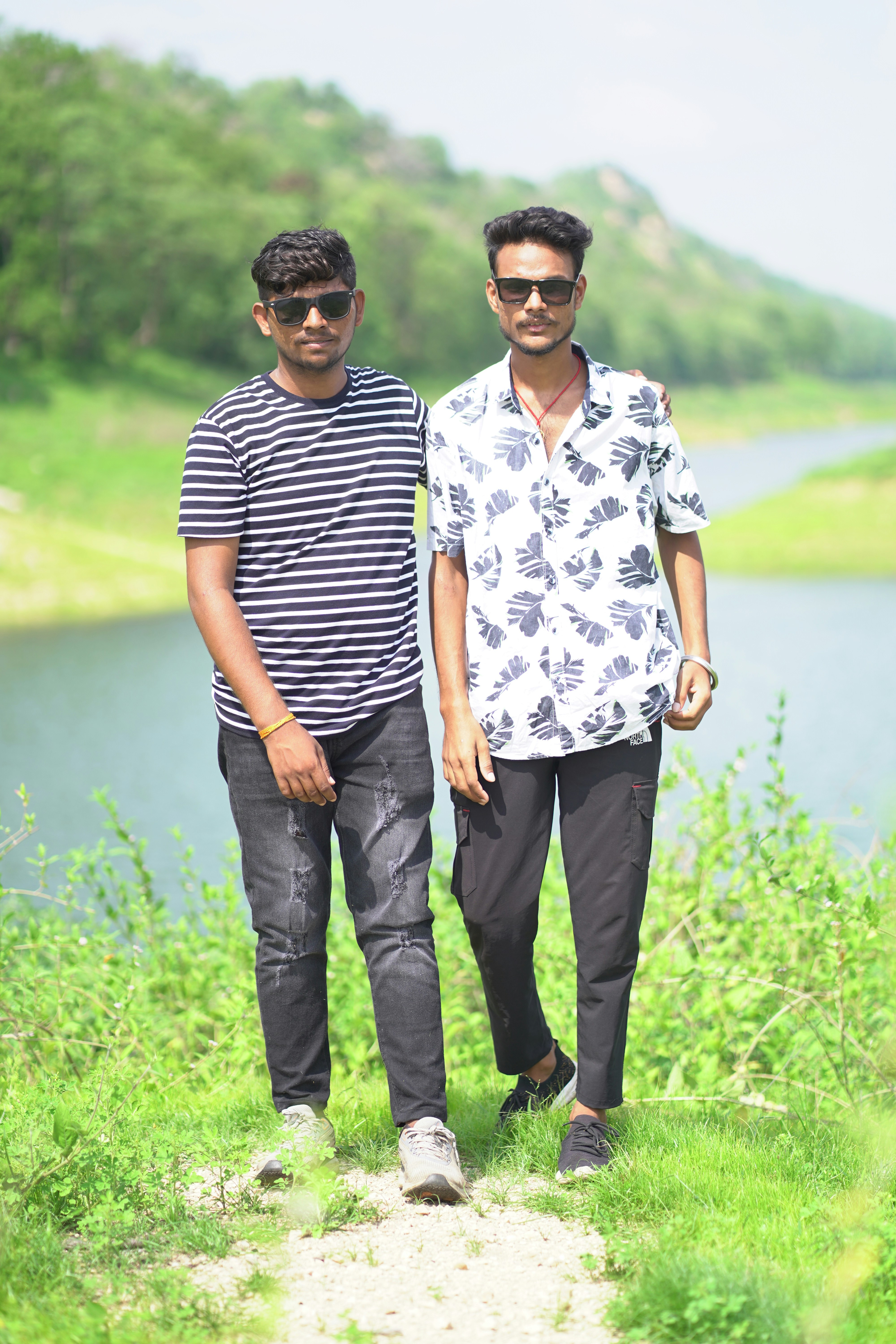 城市夜航封面图：中文字幕视频网推荐